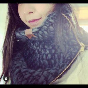 hand knit cowl neck scarf in grey/black with silver zipper